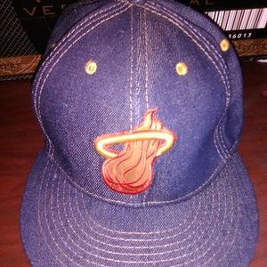 New Mitchell & Ness Miami Heat fitted hat size 8